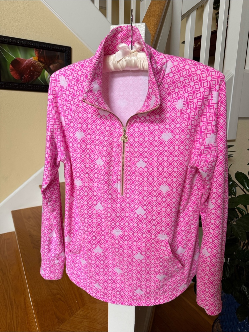 Lilly Pulitzer UPF 50+ Skipper Popover Passion Fruit Pink Fluttering Hearts, M - Picture 6 of 11